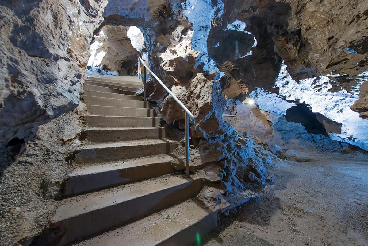 Waldhotel Tropfsteinhoehle Wiehl Buitenkant foto