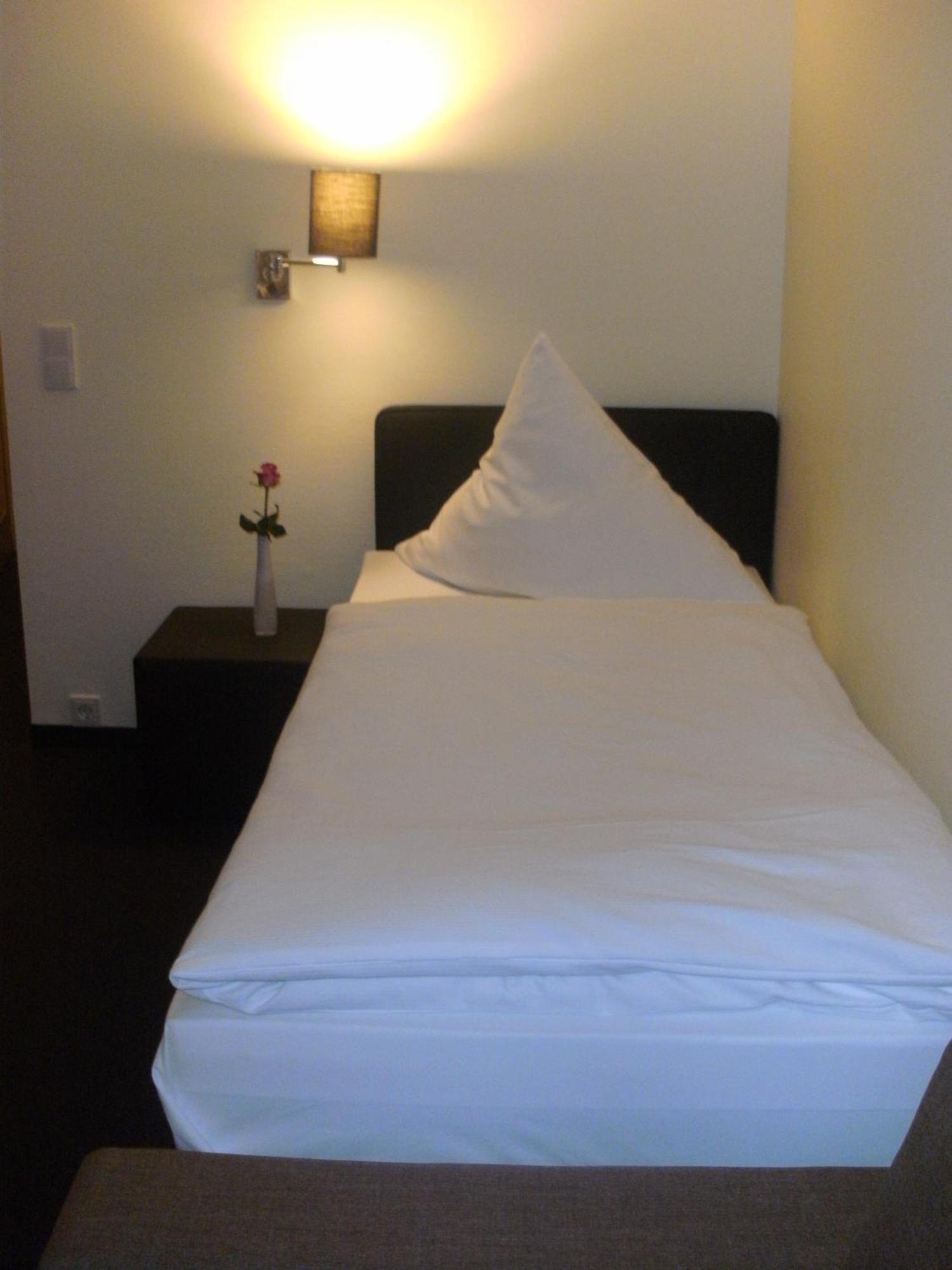 Waldhotel Tropfsteinhoehle Wiehl Buitenkant foto