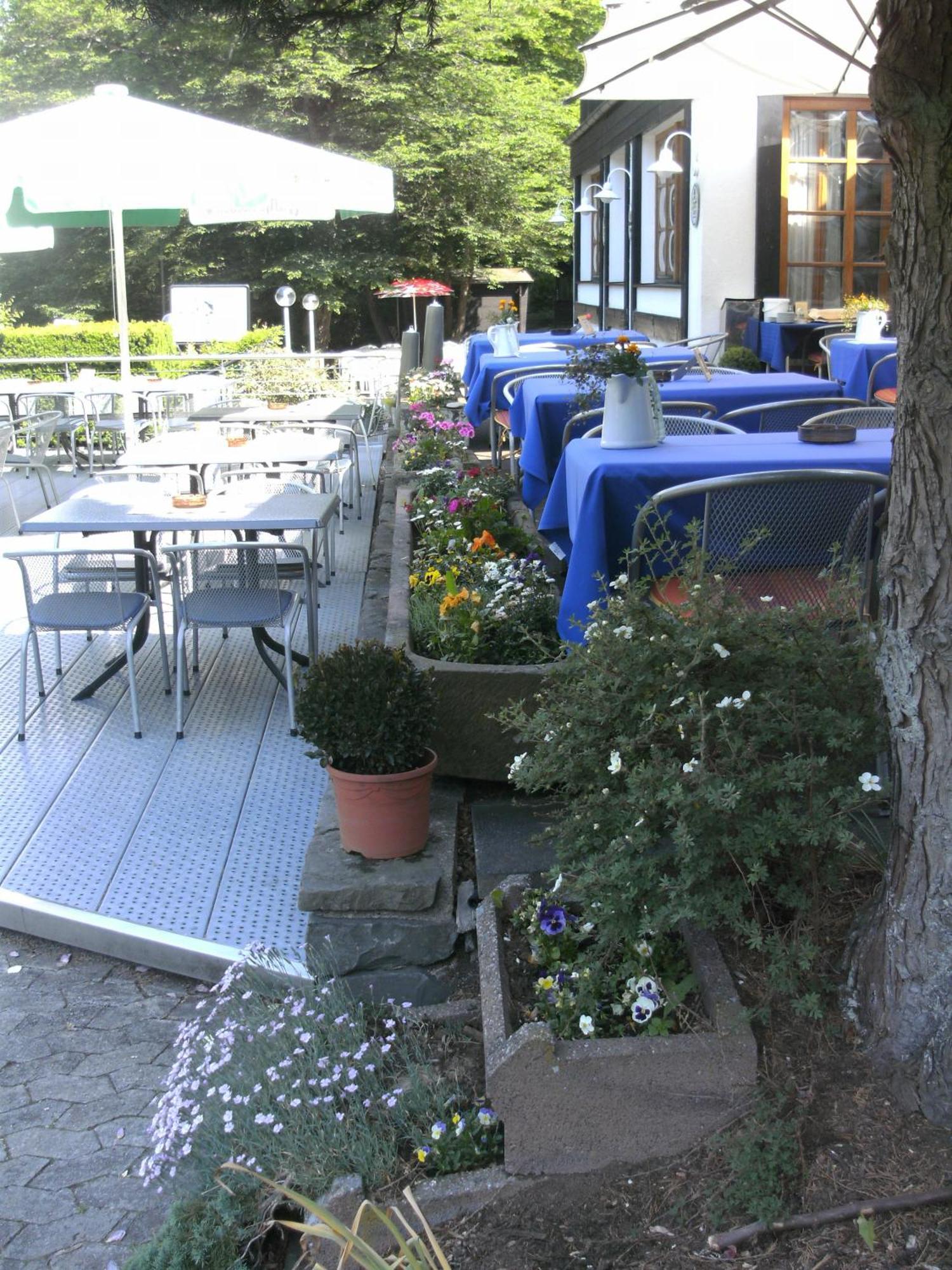 Waldhotel Tropfsteinhoehle Wiehl Buitenkant foto